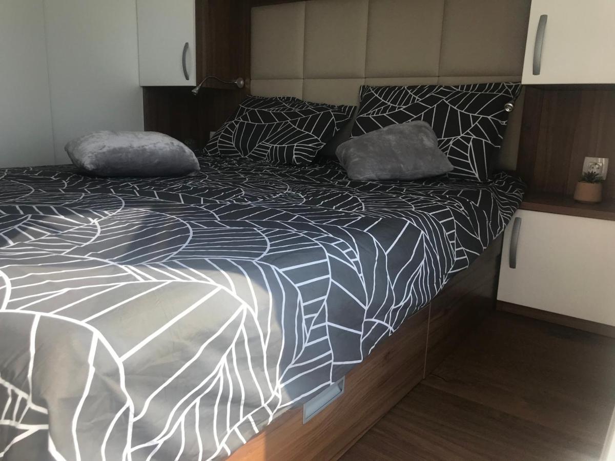 Floating House Varoni Pula Zewnętrze zdjęcie