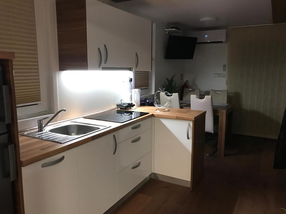 Floating House Varoni Pula Zewnętrze zdjęcie