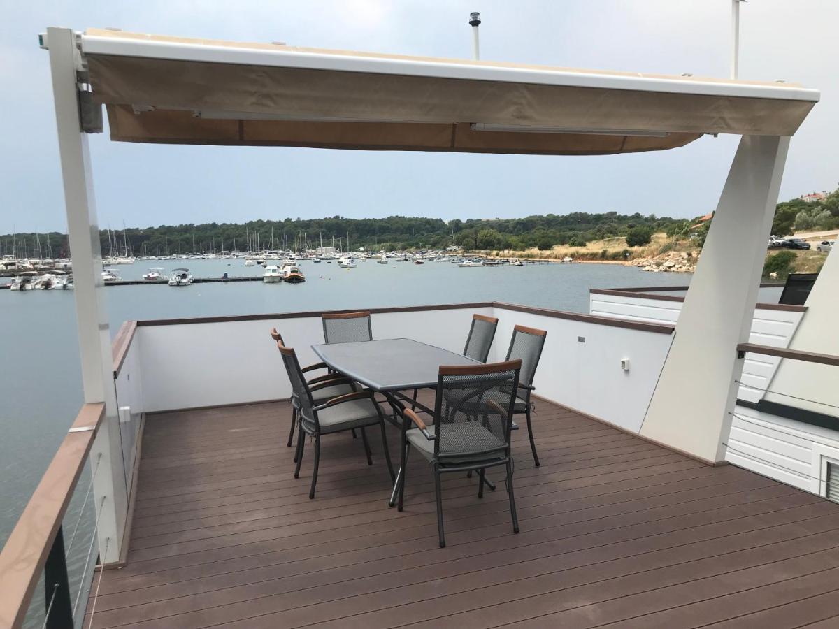 Floating House Varoni Pula Zewnętrze zdjęcie