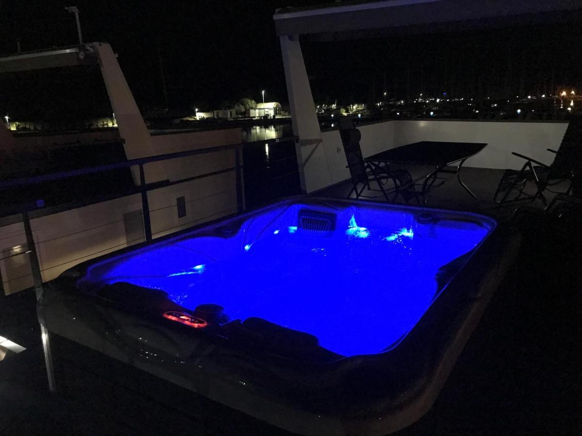 Floating House Varoni Pula Zewnętrze zdjęcie